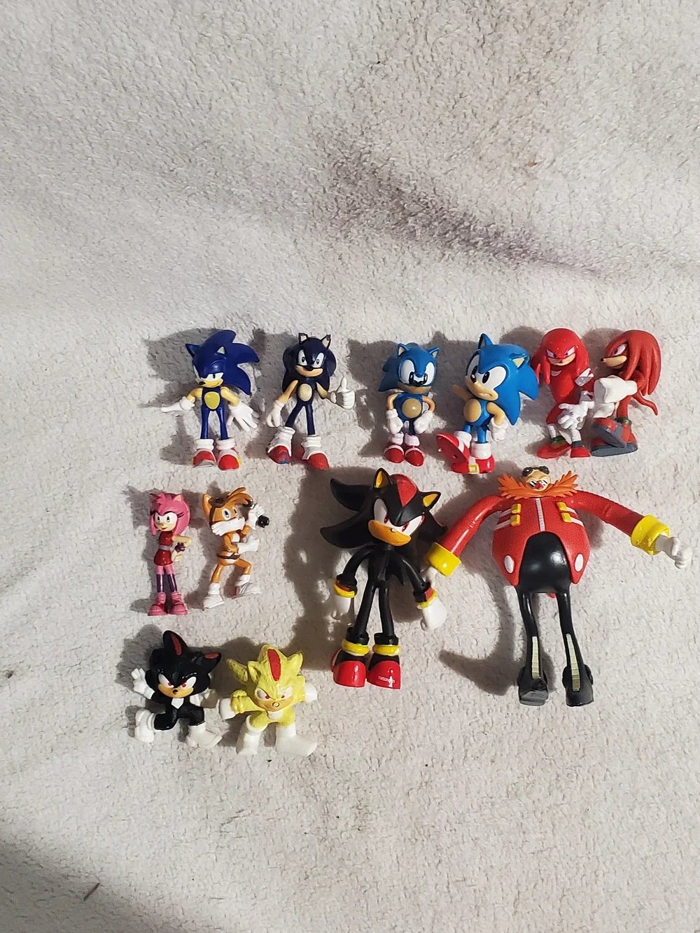 Sonic Character Figure Set - Blue, Red, Black, Pink, Yellow Collectible Toys